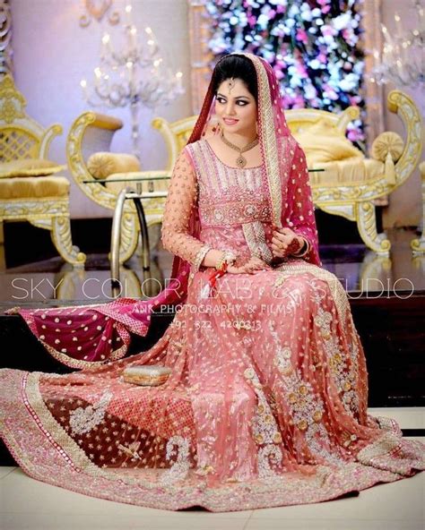 Pin By Hira Akram On Pakistani Wedding Photography Formal Dresses