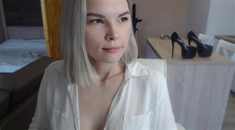 katesm cute blonde teen webcam video
