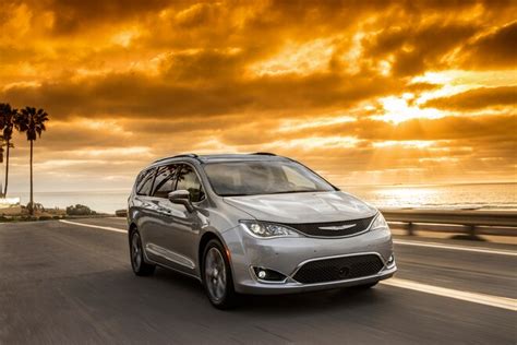 report fca drops plans  build pacifica based crossover automobile