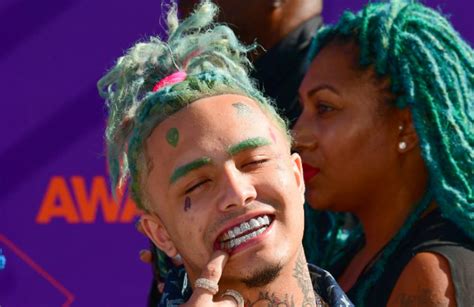 Lil Pump Pauses Wireless Fest Set To Get Medical Attention