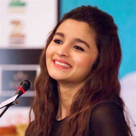 beautiful alia bhatt bollywood sexy girl pictures 2018 download free hd wallpapers