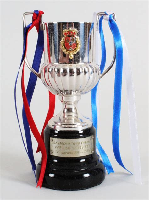 copa del rey barcelona players trophy memorabilia expert