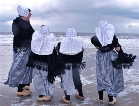 pin by marie claude layrisse on emotions dutch girl folk costume