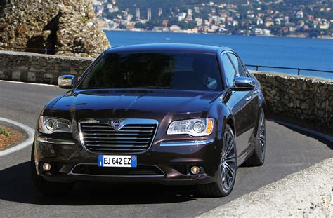 lancia thema awd  pictures information