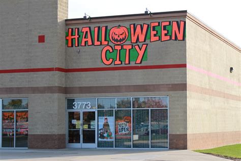 surprising success  halloween pop  stores atlas obscura