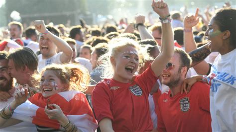 In Pictures England Fans Roar For Three Lions Bt