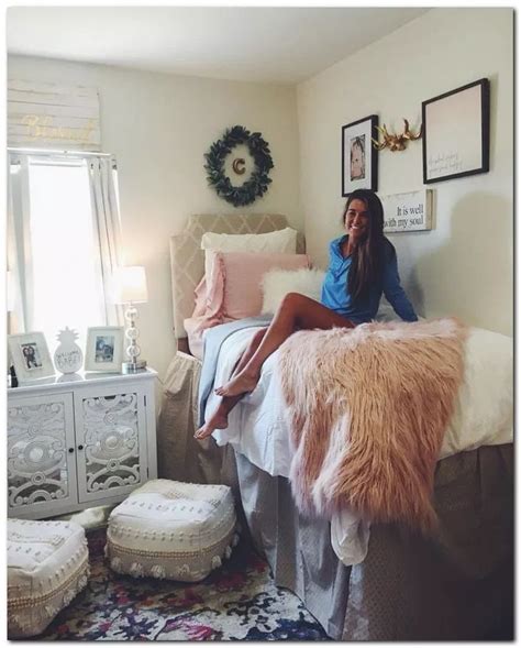 31 Insanely Cute Dorm Room Ideas For Girls Dorm Room Colors Dorm