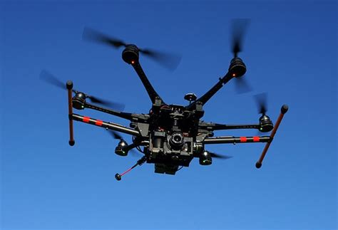 los pros  contras de los drones avg