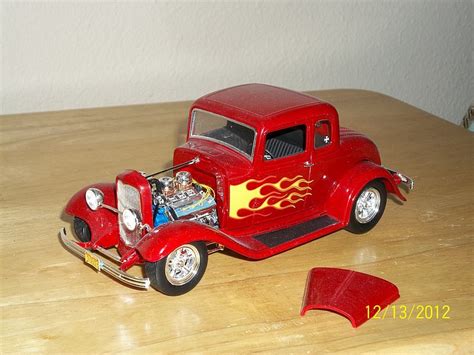 1932 Ford 5 Window Coupe Plastic Model Car Kit 1 25 Scale