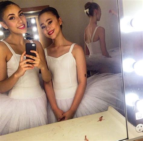 Pin By Row On Ballet And Dancers Dancer Mirror Selfie Ballet