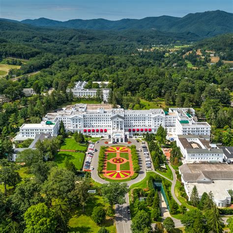 reasons  greenbrier resort  perfect   multigenerational trip