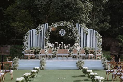 dekorasi  nuansa  intimate   tempat pernikahan latar