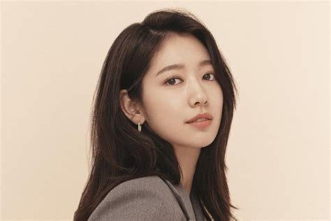 park shin hye talks about her new thriller film “call ” female driven
