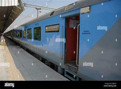 shatabdi express train  delhi arrives  kalka  northern