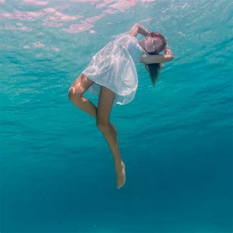 women underwater portrait underwater pictures underwater  underwater photography