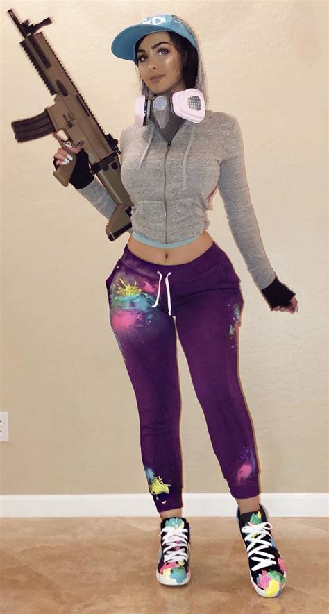 fortnite cosplay sharejunkies 12 sharejunkies your viral stories and lists