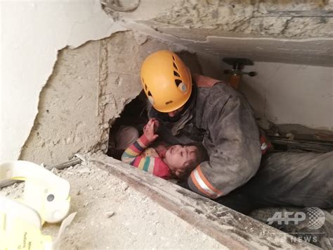 トルコ東部地震、38人の死亡確認 救助活動続く 写真10枚 国際ニュース：afpbb News