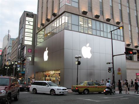 japan apple stores serve  rallying point  massive quake iphonerootcom