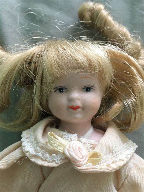 identifying  porcelain doll thriftyfun