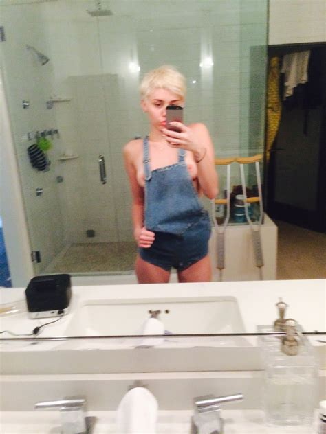 miley cyrus nude and leaked 31 photos thefappening