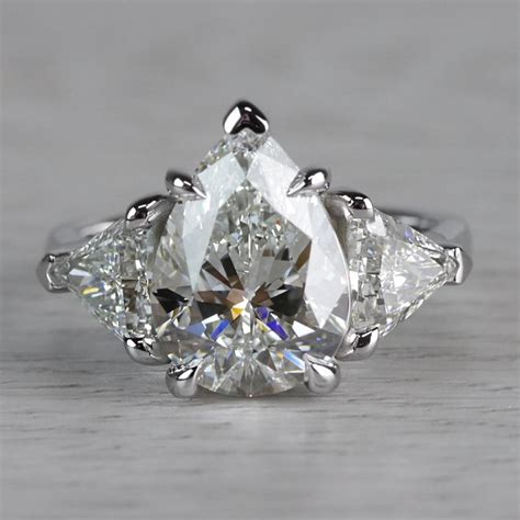 luxurious  carat pear shaped diamond ring