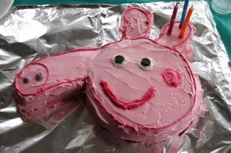 9 Unfortunate Cakes That Ended Up Looking Like Penises