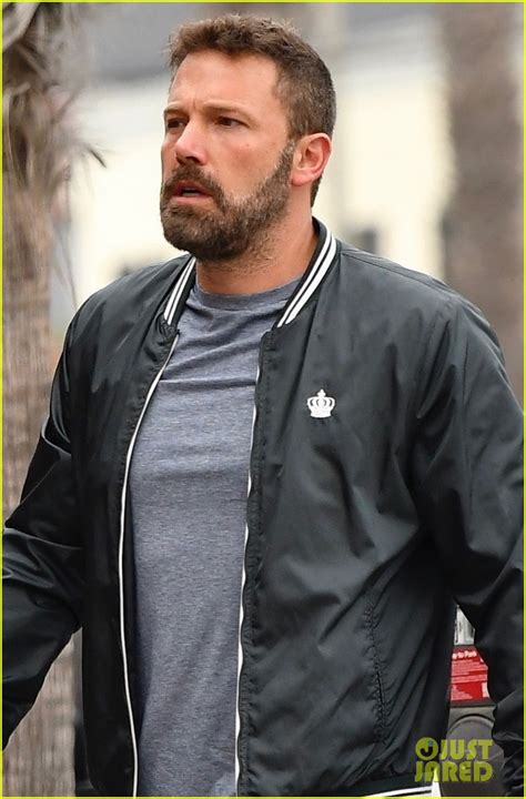 Full Sized Photo Of Ben Affleck Picks Up His Daily Dunkin In Brentwood