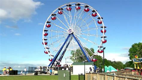 ten story ferris wheel debuts  bay beach amusement park  green bay