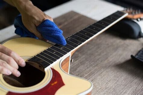 clean  acoustic guitar  home  tips