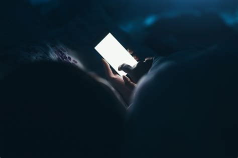 smartphone  bed geeft slechte nachtrust blue light invloed op slaap