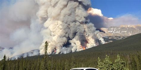 forest fires  alberta grow  numbers  hazy skies huffington post canada grande