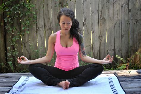 yoga poses  pregnancy diary   fit mommy
