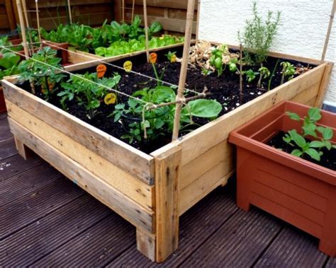 DIY Recycled Pallet Planters   Recycled Things
