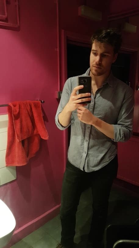 toilet selfie on tumblr