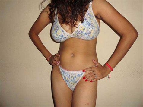 nude photos horny indian wife ko lund ki zaroorat big