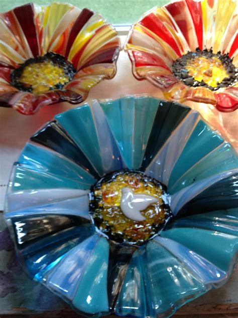 New Fused Glass Bowls By Mterziadesgins Flores De