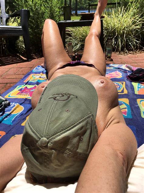 Sun Tanning Leg Barechested Thigh Vacation Porno Photo