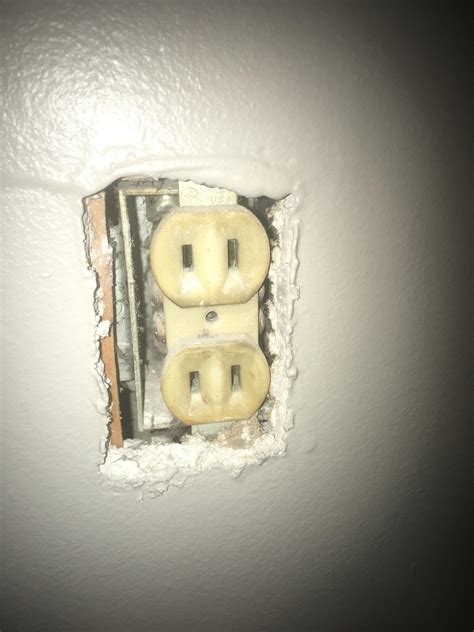 advice  recessed outlet box    replace    prong outlets