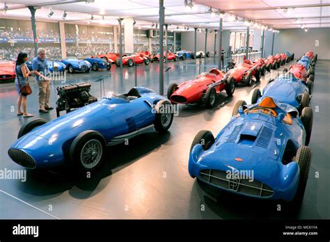 reihe von bugatti cite de lautomobile automobil museum mulhouse