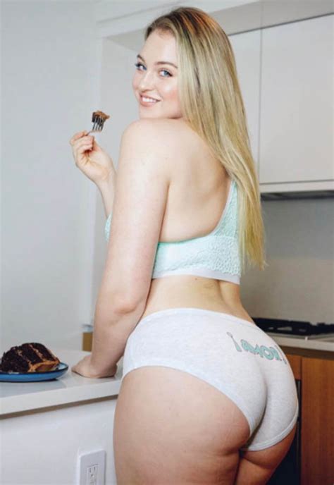 Iskra Lawrence Wows Instagram Followers With Epic Belfie Daily Star