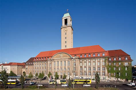 rathaus spandau unterwegs  spandau