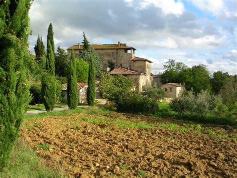 visit colle  val delsa  travel guide  colle  val delsa tuscany expedia