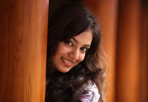 actress nazriya nazim cute pics pjmaza online movie updates