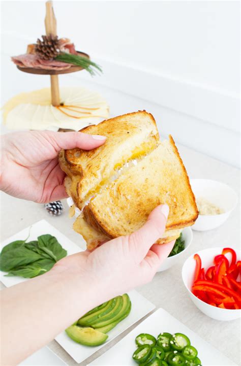simple modern grilled cheese bar