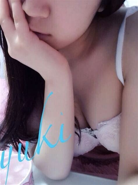 japanese 19 year old amateur girl posts series nude selfies on twitter tokyo kinky sex erotic