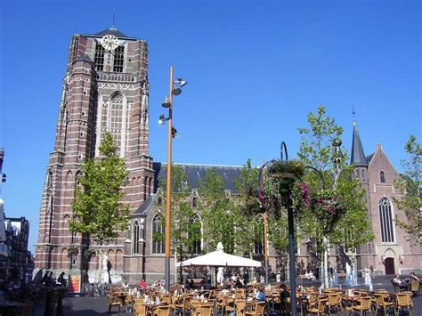 oosterhout de markt en de kerktoren nederland holland toerisme