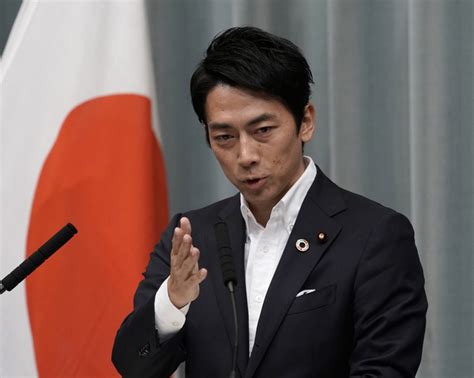 小泉进次郎与安倍唱反调 日本新内阁争议不断
