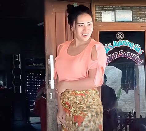 Viral Video Janda Cantik Dari Desa Ini Bikin Salah Fokus