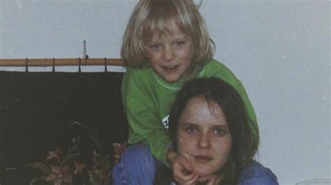 what it was like growing up with a drug addicted mother
