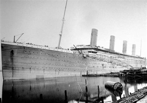 photograph   completed titanic  click americana
